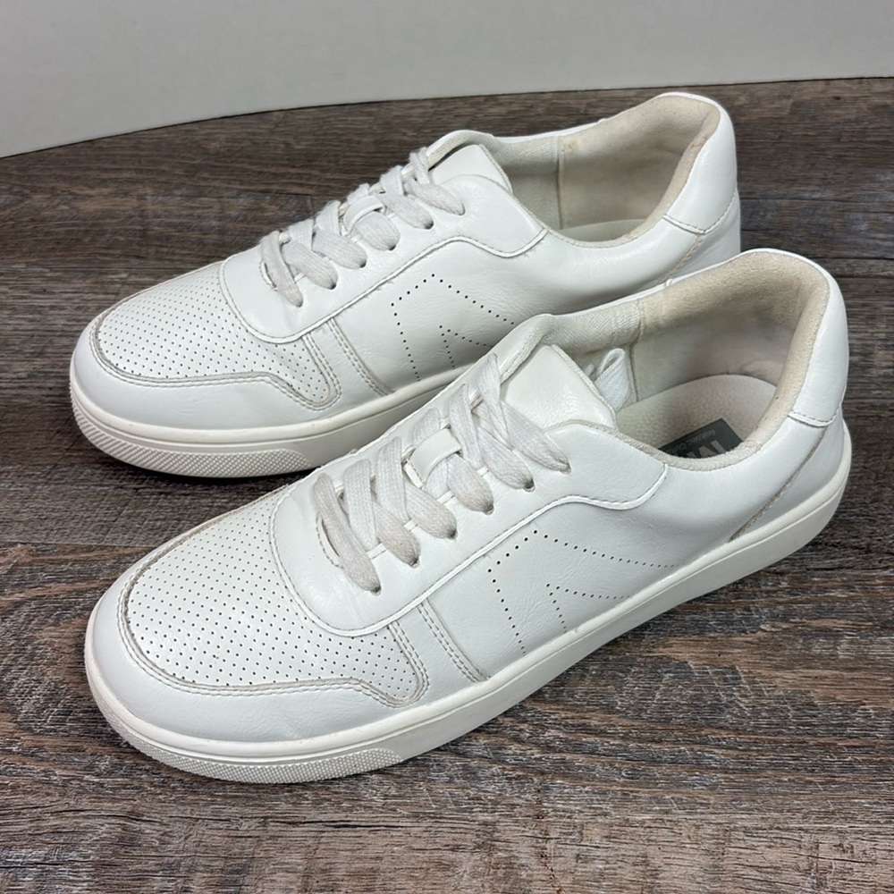 MIA Women’s ALISA Perforated Lace Up Sneakers Size 7